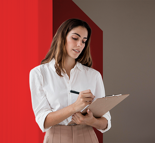 Consultora Delicatto anotando informaÃ§Ãµes